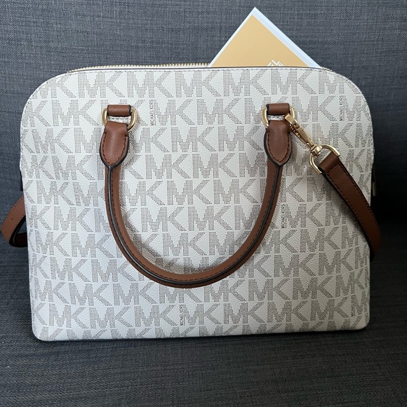 NWT MICHAEL KORS CINDY LARGE DOME SATCHEL HANDBAG - Picture 4 of 11